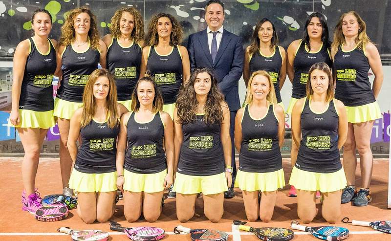 Presentación del equipo femenino de pádel LINO CASQUERO